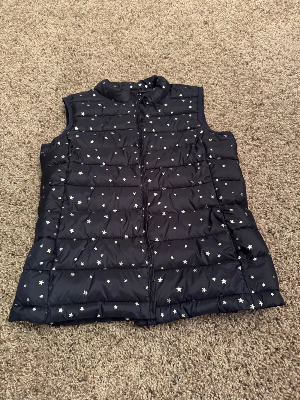Gap Big Kids Navy with Silver Stars Print Quilted Puffer Vest, New with Tags XL